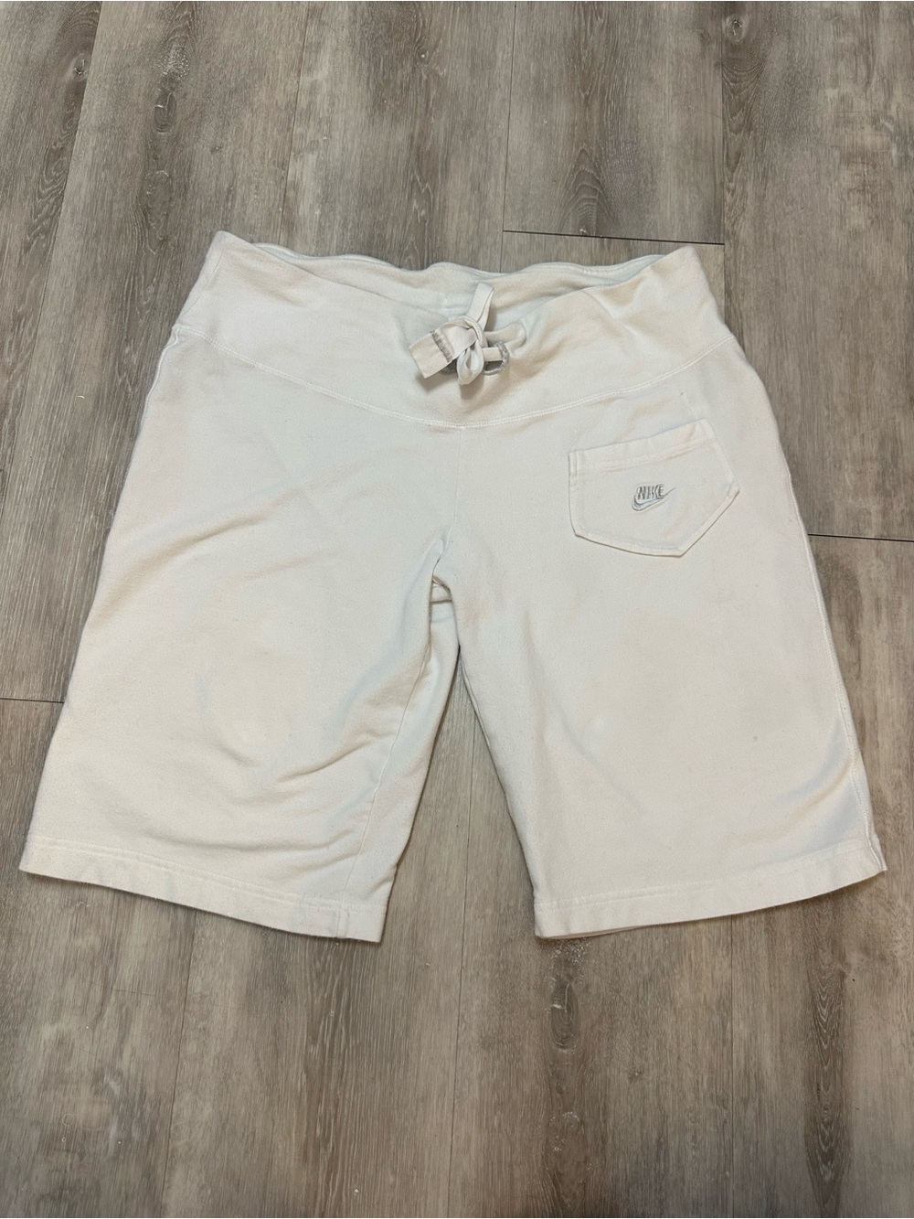 Nike Women’s Cream Pull-On Bermuda Shorts, Medium